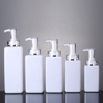 Luksusowe 300 ml 400 ml 500 ml Hotel Puste opakowanie odżywki 16 uncji Men Clear Lotion Plastikowa butelka szamponu ze złotą pompą